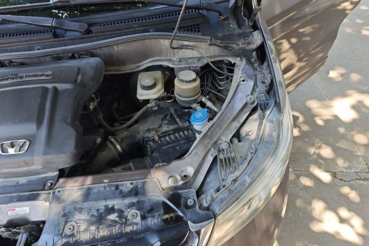 Used Huasong 7 2015 2.0T Automatic Comfort Model Engine Bay Left