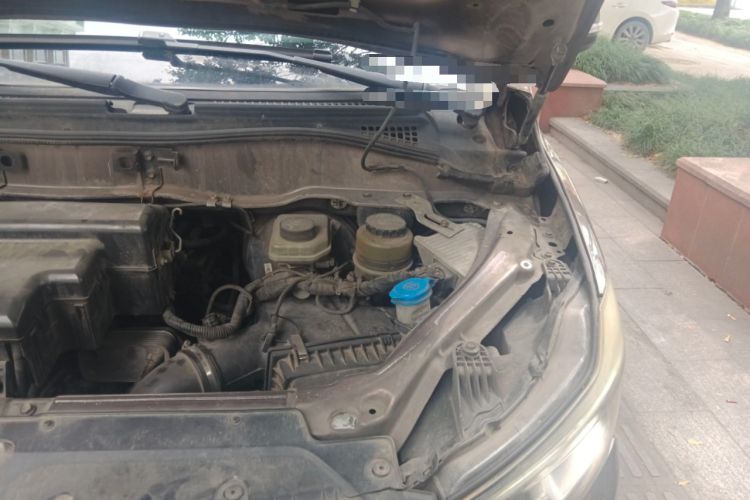 Used Huasong 7 2015 2.0T Automatic Comfort Model Engine Bay Left