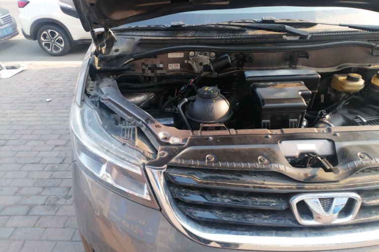 Used Huasong 7 2015 2.0T Automatic Comfort Model Engine Bay Right
