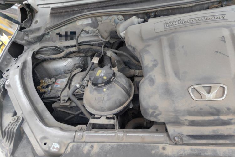 Used Huasong 7 2015 2.0T Automatic Comfort Model Engine Bay Right
