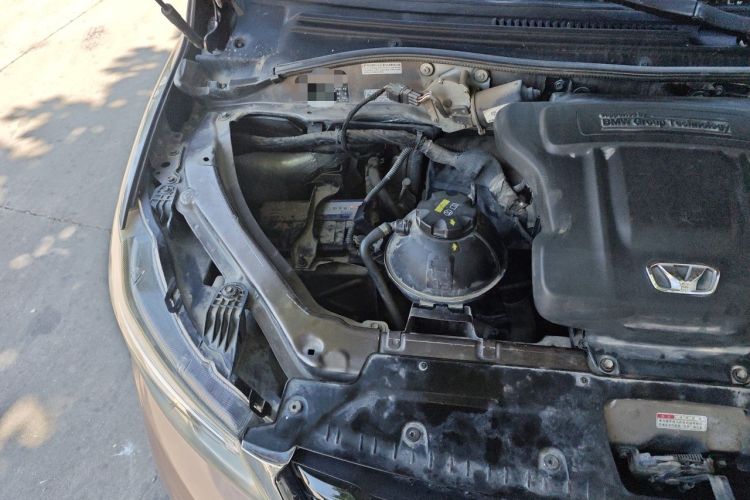Used Huasong 7 2015 2.0T Automatic Comfort Model Engine Bay Right
