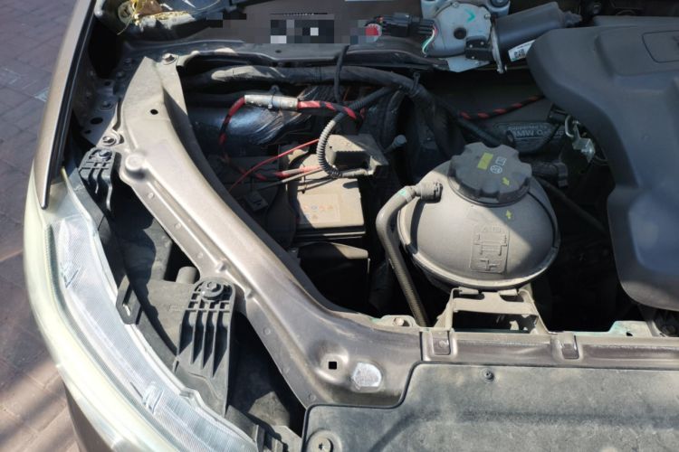 Used Huasong 7 2015 2.0T Automatic Comfort Model Engine Bay Right