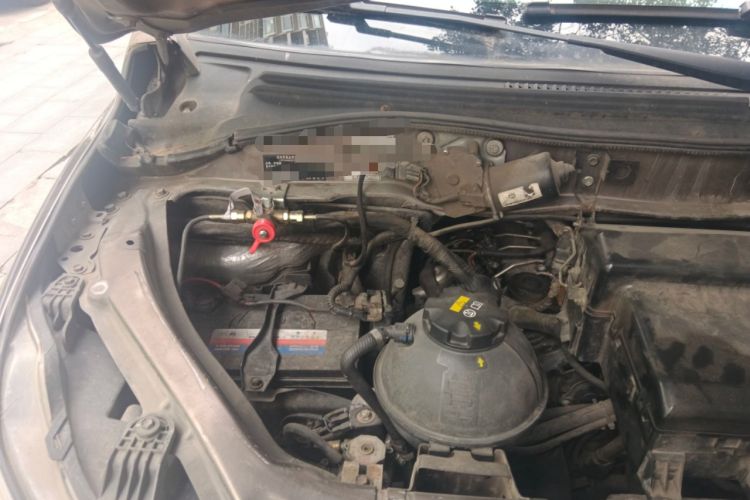 Used Huasong 7 2015 2.0T Automatic Comfort Model Engine Bay Right