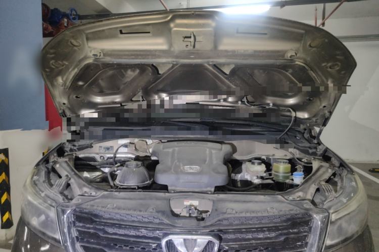 Used Huasong 7 2015 2.0T Automatic Comfort Model Engine Bay