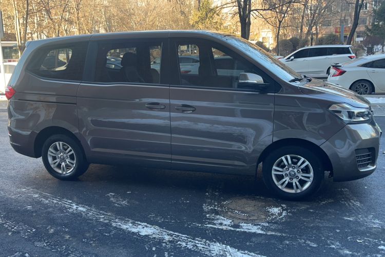 Used Huasong 7 2015 2.0T Automatic Comfort Model Exterior 2