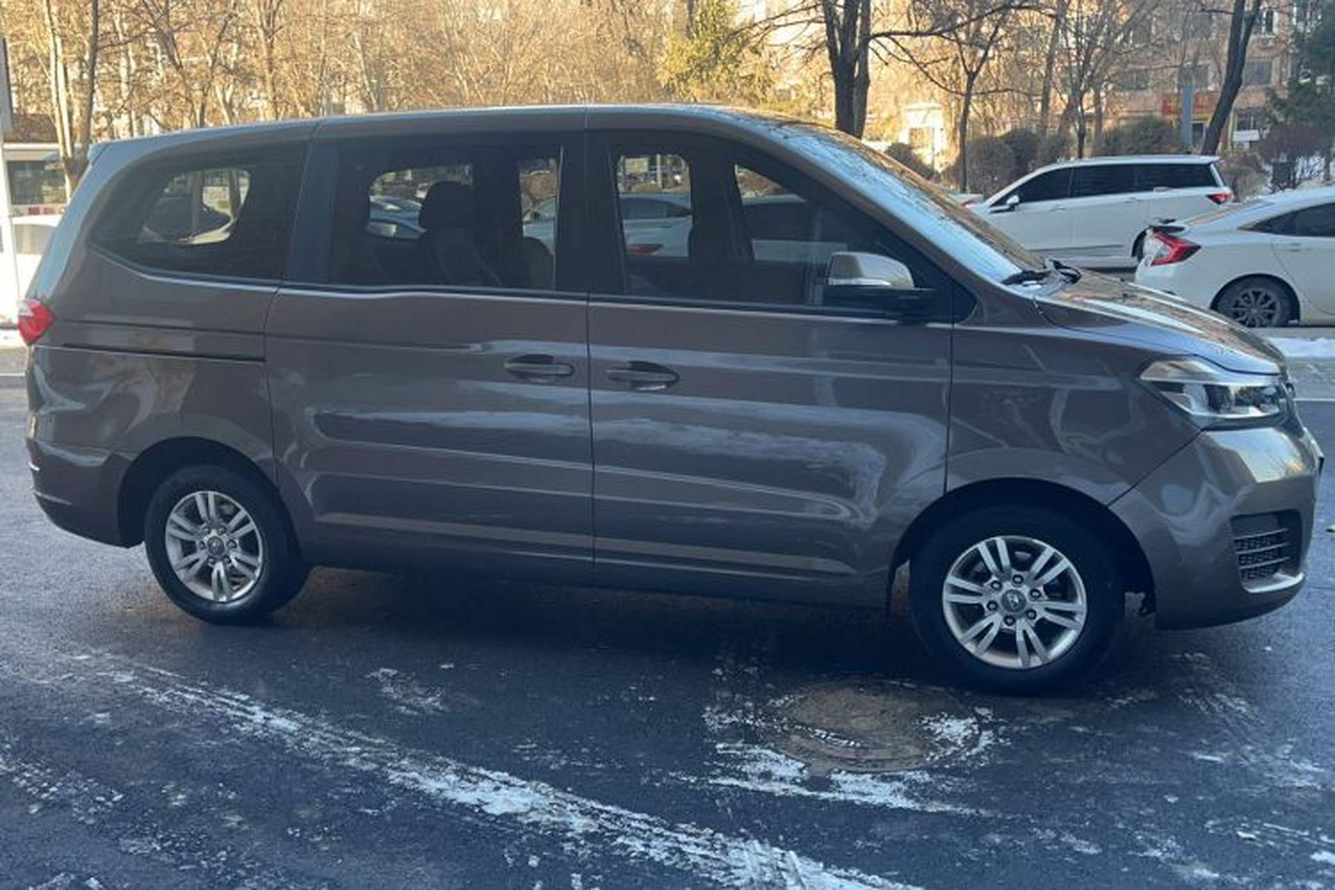 Used Huasong 7 2015 2.0T Automatic Comfort Model Exterior 2