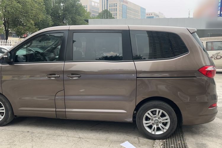 Used Huasong 7 2015 2.0T Automatic Comfort Model Exterior 5