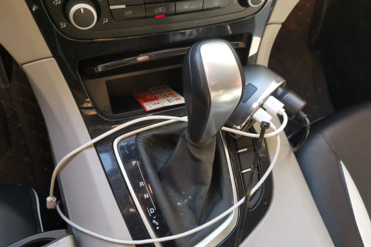 Used Huasong 7 2015 2.0T Automatic Comfort Model Gear Lever