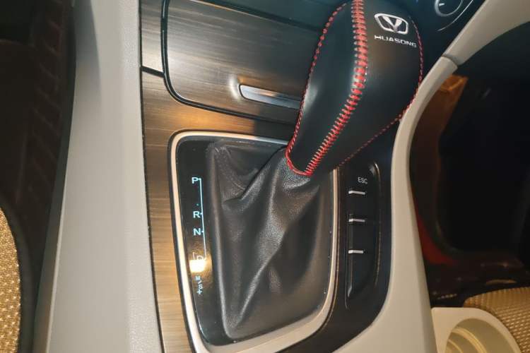 Used Huasong 7 2015 2.0T Automatic Comfort Model Gear Lever