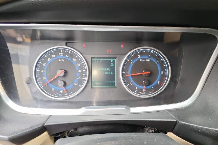 Used Huasong 7 2015 2.0T Automatic Luxury Model Instrument Cluster