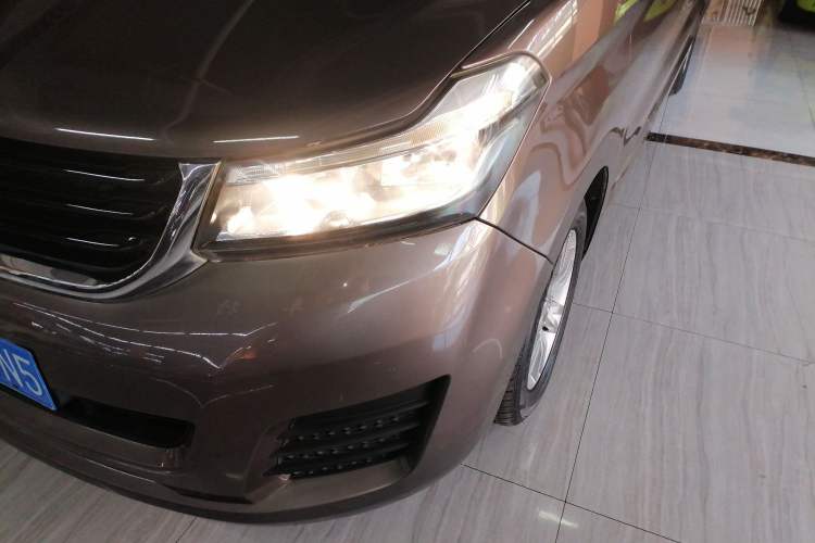 Used Huasong 7 2015 2.0T Automatic Comfort Model Left Front Headlight