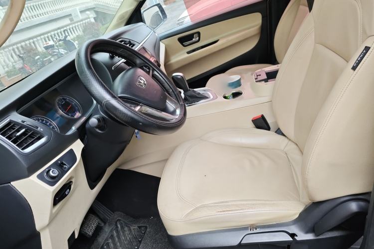 Used Huasong 7 2015 2.0T Automatic Luxury Model Left Front Seat