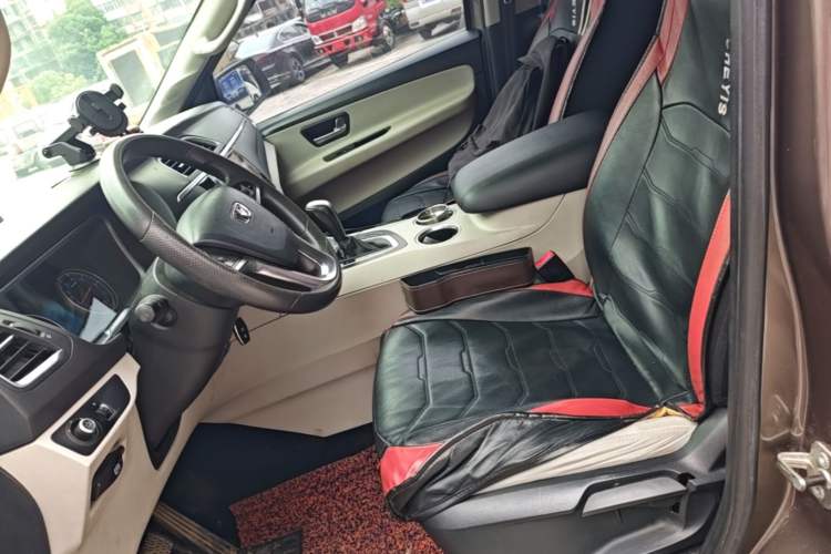Used Huasong 7 2015 2.0T Automatic Comfort Model Left Front Seat