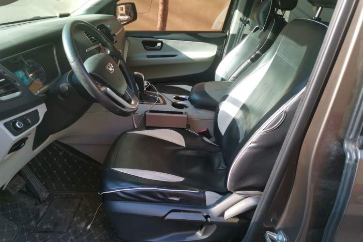 Used Huasong 7 2015 2.0T Automatic Comfort Model Left Front Seat