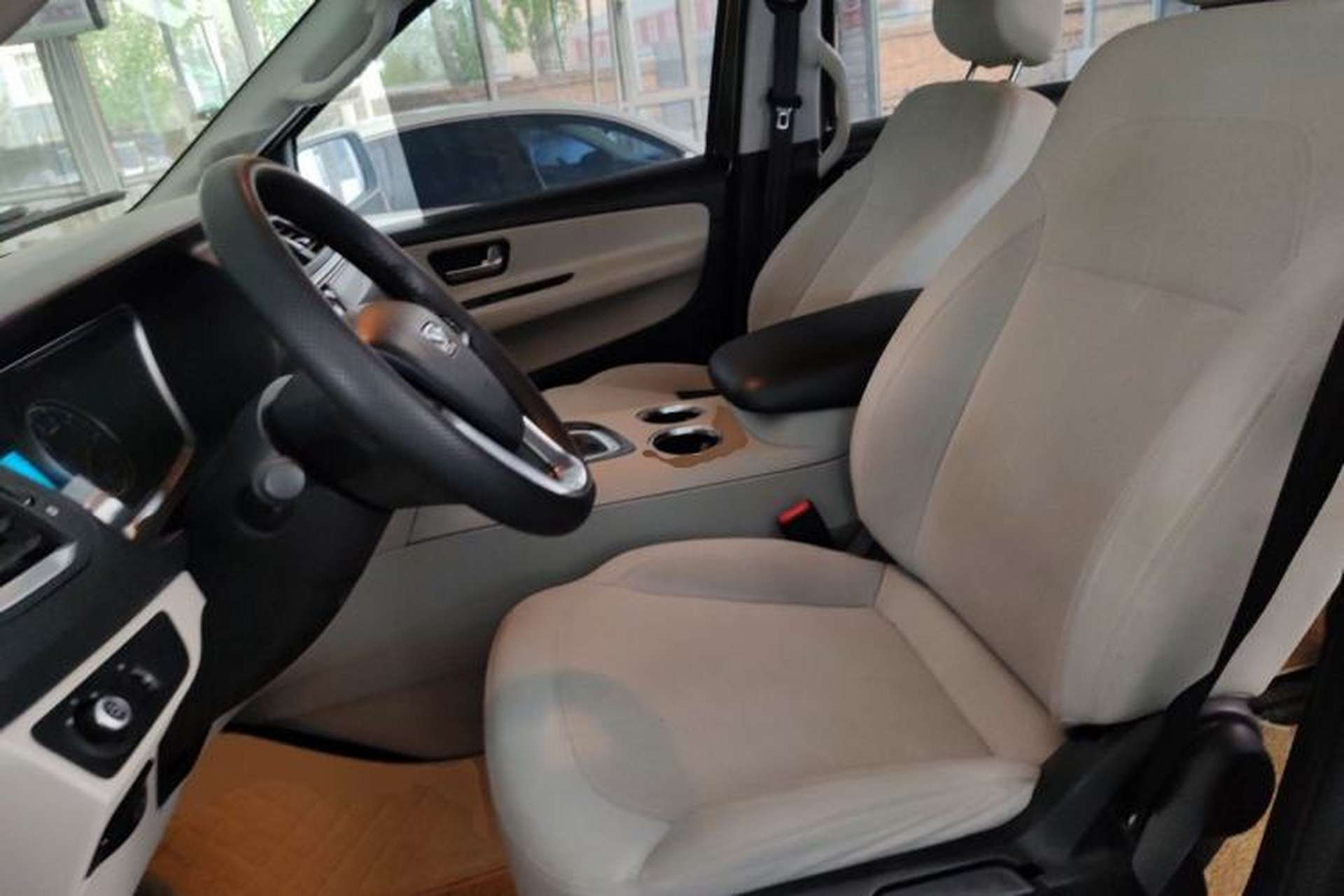 Used Huasong 7 2015 2.0T Automatic Comfort Model Left Front Seat