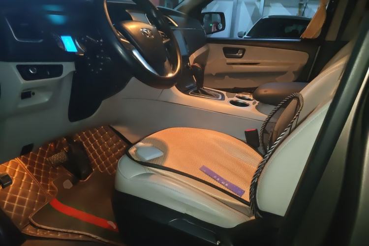 Used Huasong 7 2015 2.0T Automatic Comfort Model Left Front Seat