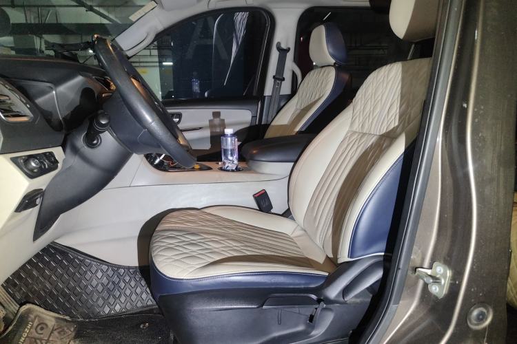Used Huasong 7 2015 2.0T Automatic Comfort Model Left Front Seat