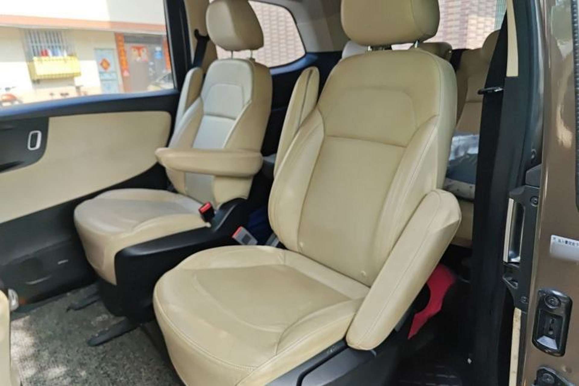 Used Huasong 7 2015 2.0T Automatic Flagship Edition Left Rear Seat
