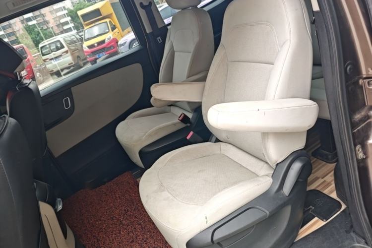 Used Huasong 7 2015 2.0T Automatic Comfort Model Left Rear Seat