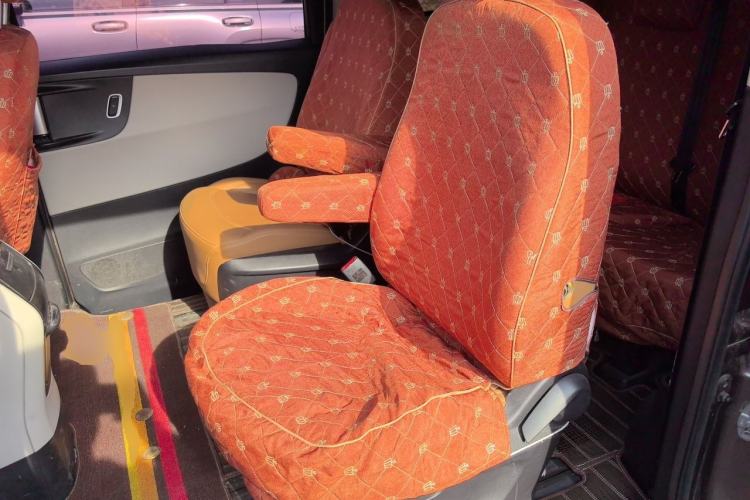 Used Huasong 7 2015 2.0T Automatic Comfort Model Left Rear Seat