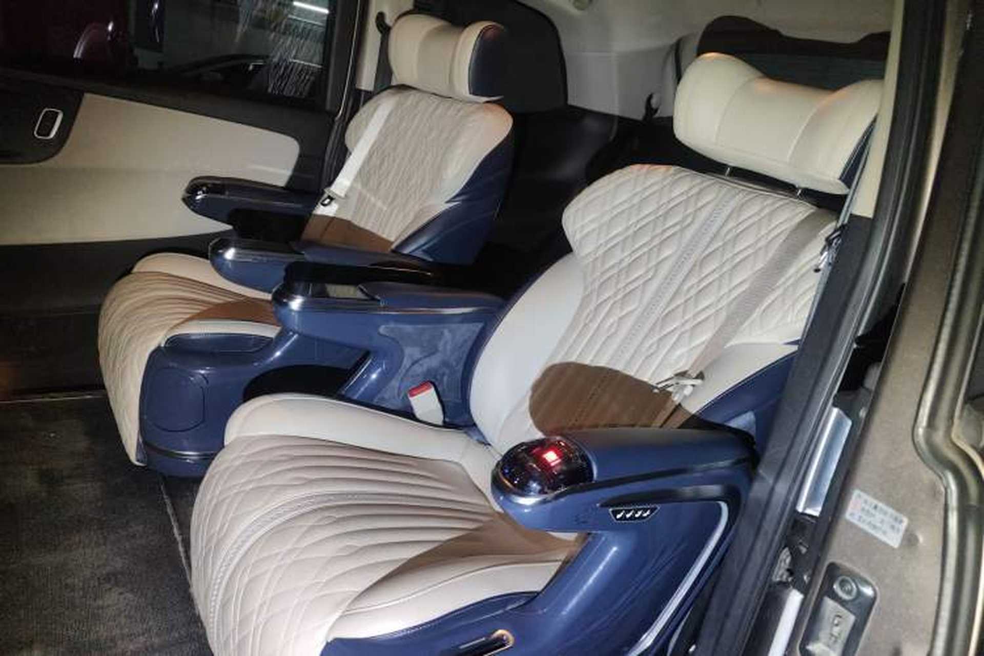 Used Huasong 7 2015 2.0T Automatic Comfort Model Left Rear Seat
