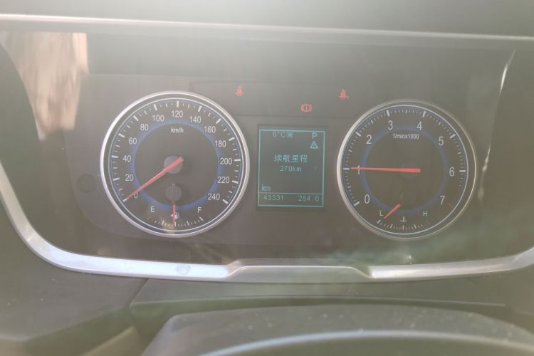 Used Huasong 7 2015 2.0T Automatic Comfort Model Odometer Close Up
