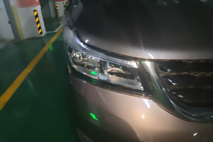 Used Huasong 7 2015 2.0T Automatic Comfort Model Right Front Headlight