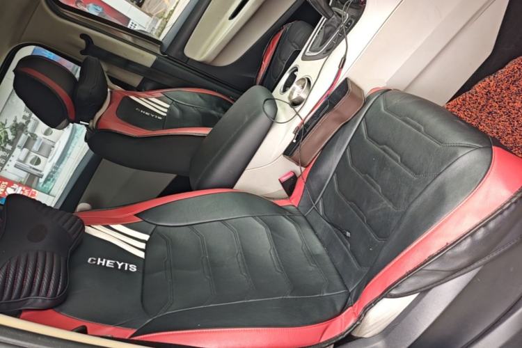 Used Huasong 7 2015 2.0T Automatic Comfort Model Right Front Seat