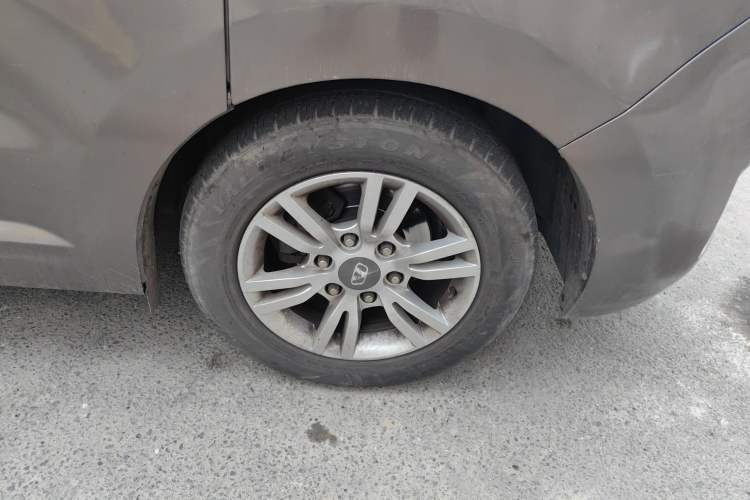 Used Huasong 7 2015 2.0T Automatic Comfort Model Right Front Wheel Hub