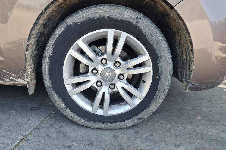 Used Huasong 7 2015 2.0T Automatic Comfort Model Right Front Wheel Hub