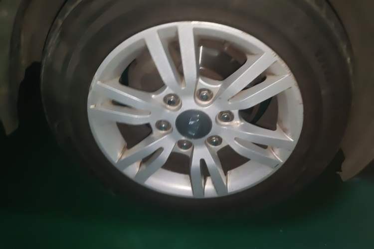 Used Huasong 7 2015 2.0T Automatic Comfort Model Right Front Wheel Hub