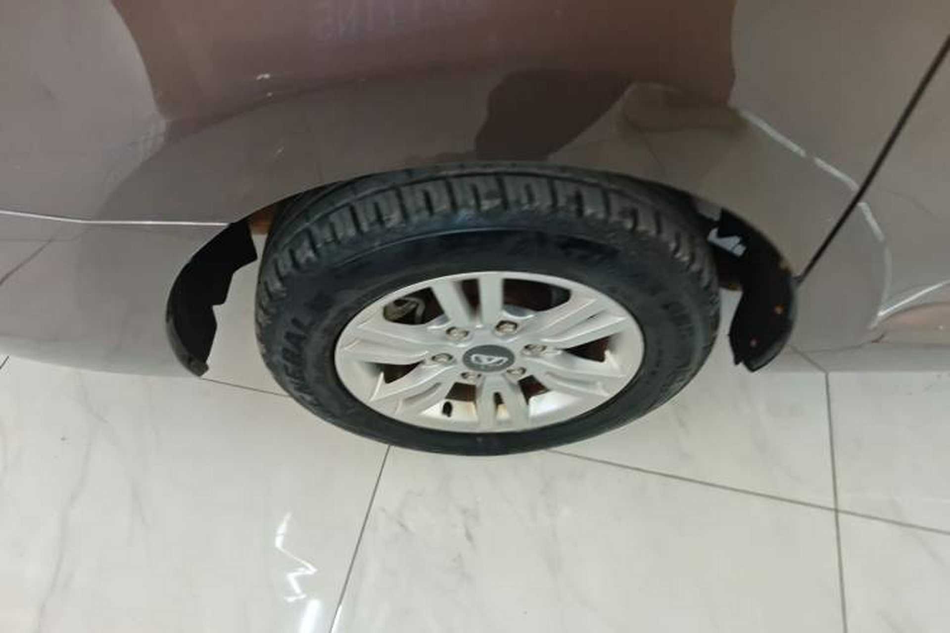 Used Huasong 7 2015 2.0T Automatic Comfort Model Right Rear Wheel Hub
