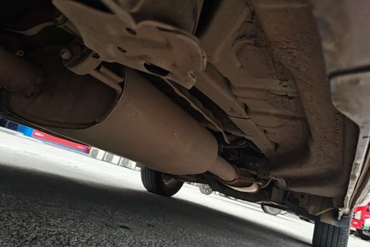 Used Huasong 7 2015 2.0T Automatic Comfort Model Right Side Sill