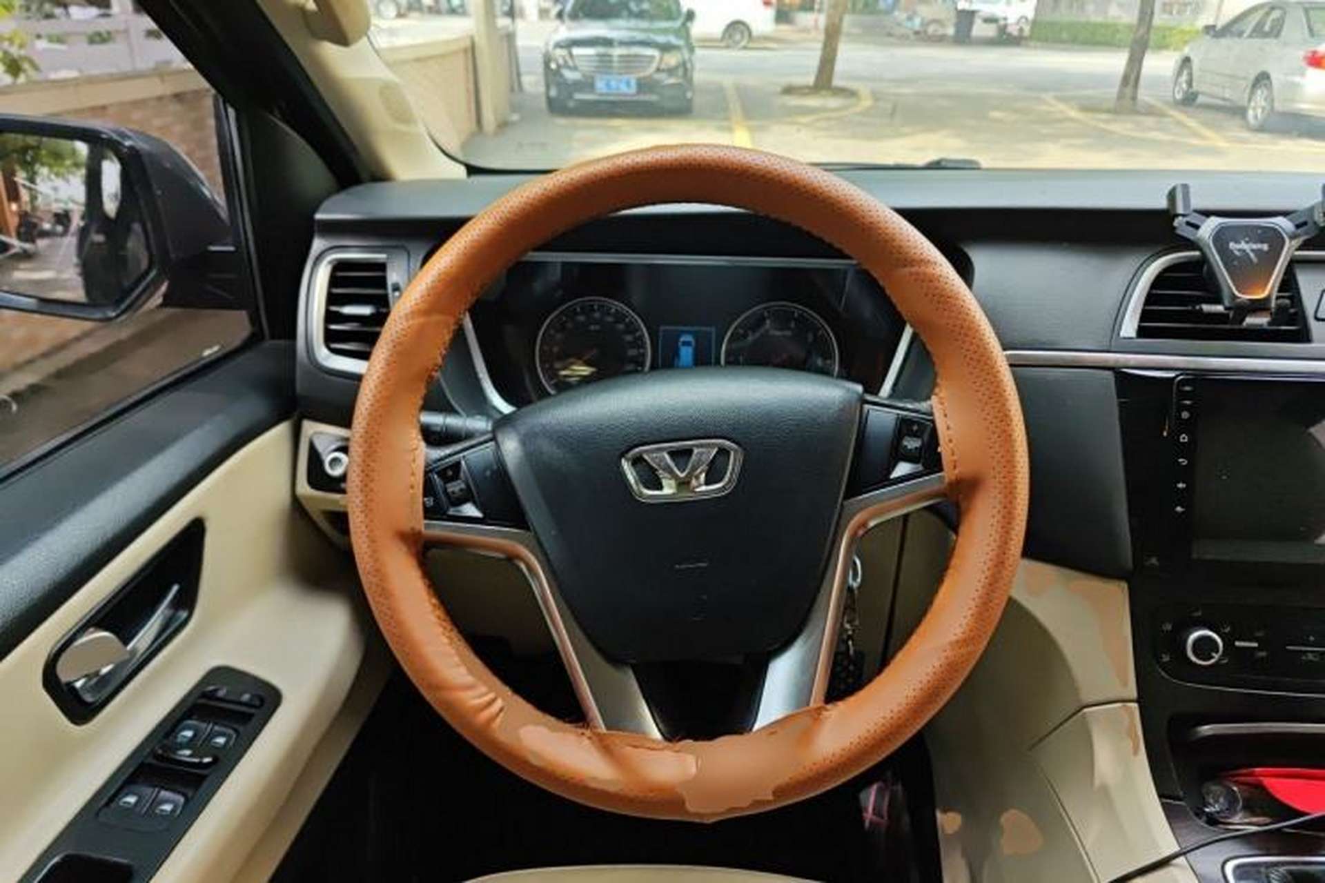 Used Huasong 7 2015 2.0T Automatic Flagship Edition Steering Wheel