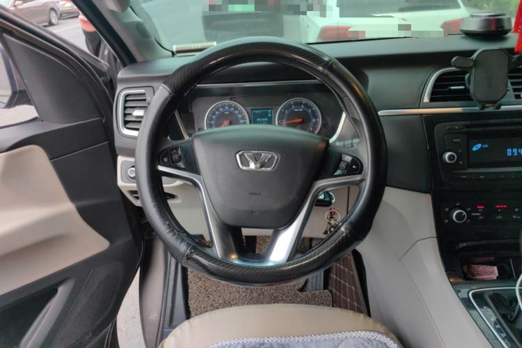 Used Huasong 7 2015 2.0T Automatic Comfort Model Steering Wheel