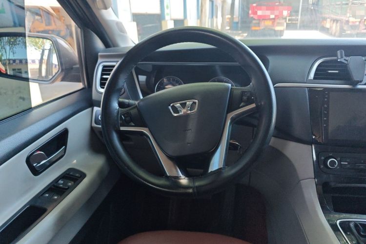 Used Huasong 7 2015 2.0T Automatic Comfort Model Steering Wheel