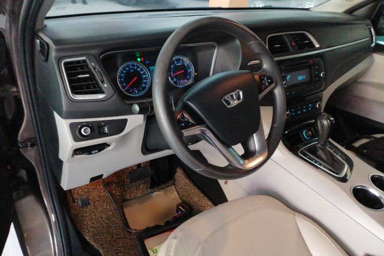 Used Huasong 7 2015 2.0T Automatic Comfort Model Steering Wheel