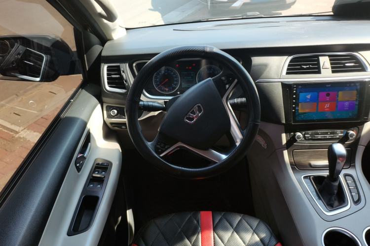 Used Huasong 7 2015 2.0T Automatic Comfort Model Steering Wheel
