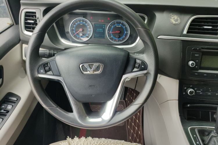 Used Huasong 7 2015 2.0T Automatic Comfort Model Steering Wheel