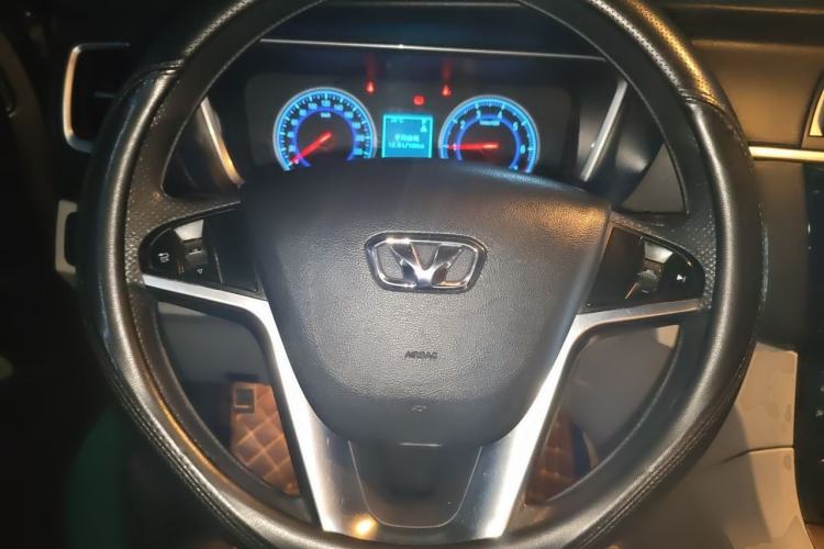Used Huasong 7 2015 2.0T Automatic Comfort Model Steering Wheel