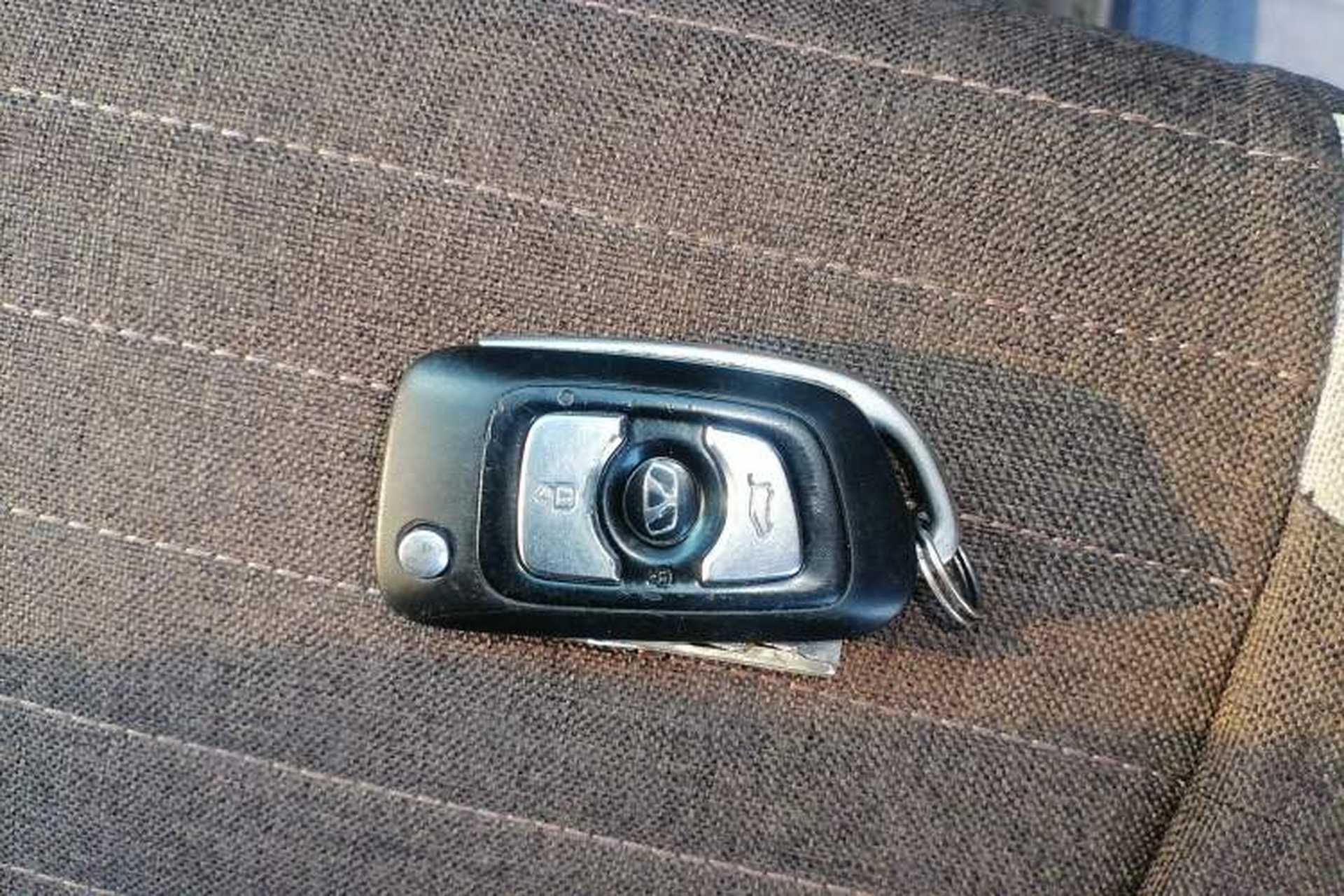 Used Huasong 7 2015 2.0T Automatic Comfort Model Vehicle Key