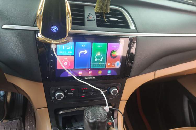 Used Huasong 7 2015 2.0T Automatic Luxury Model Audio And AC Panel