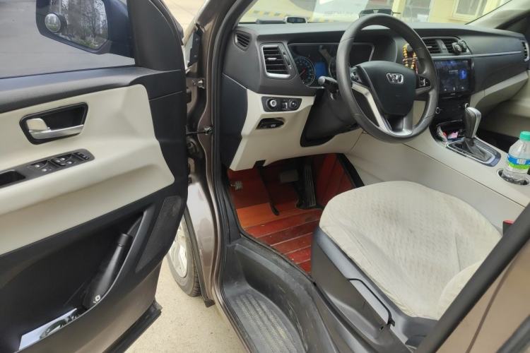 Used Huasong 7 2015 2.0T Automatic Comfort Model Driver Seat
