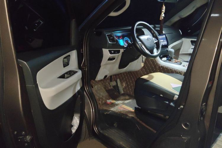 Used Huasong 7 2015 2.0T Automatic Comfort Model Driver Seat