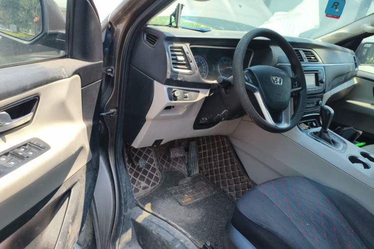 Used Huasong 7 2015 2.0T Automatic Comfort Model Driver Seat