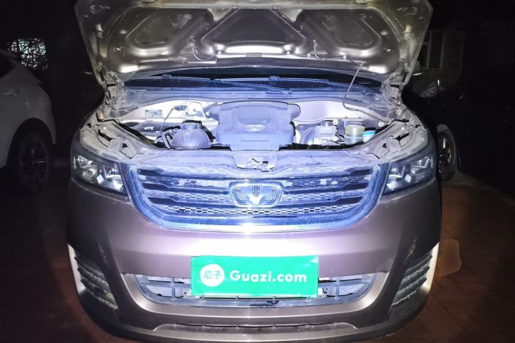 Used Huasong 7 2015 2.0T Automatic Comfort Model Engine Bay