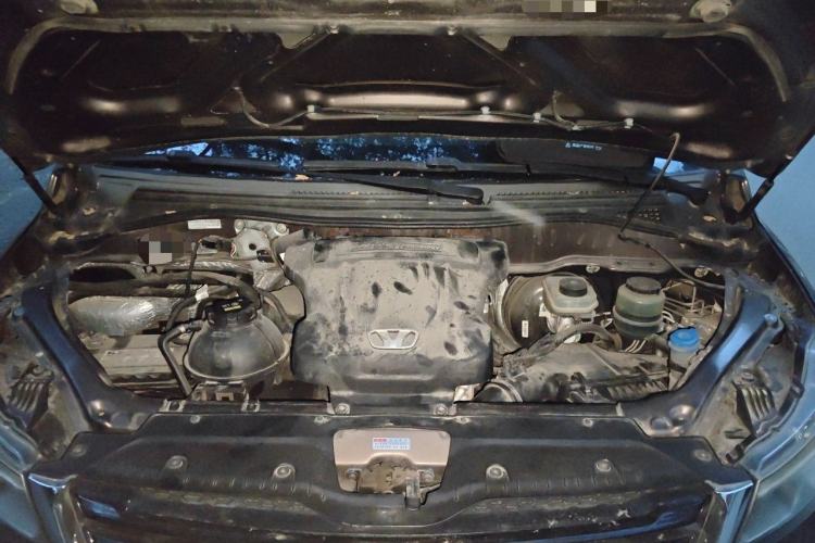 Used Huasong 7 2015 2.0T Automatic Comfort Model Engine Bay