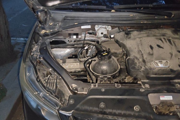 Used Huasong 7 2015 2.0T Automatic Comfort Model Engine Bay Right