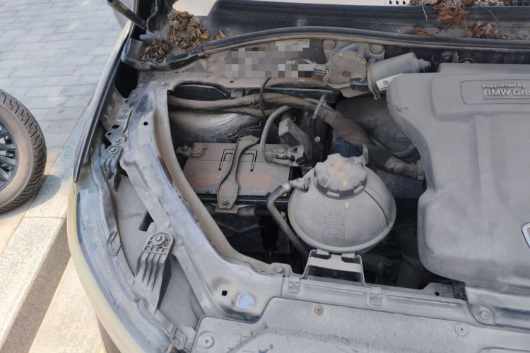 Used Huasong 7 2015 2.0T Automatic Comfort Model Engine Bay Right