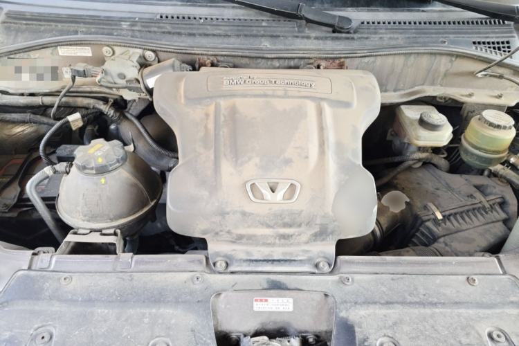 Used Huasong 7 2015 2.0T Automatic Luxury Model Engine Bay